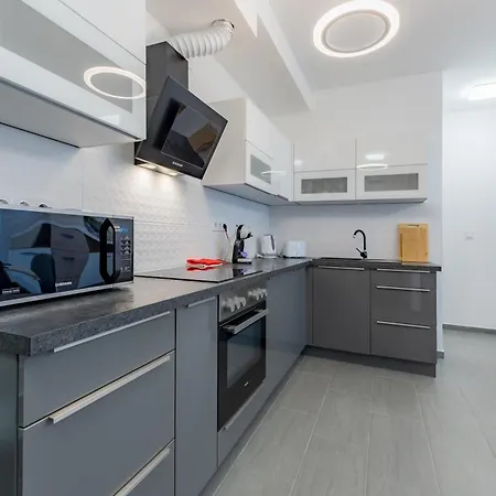 Apartman Honvéd77-79 By Bltn *