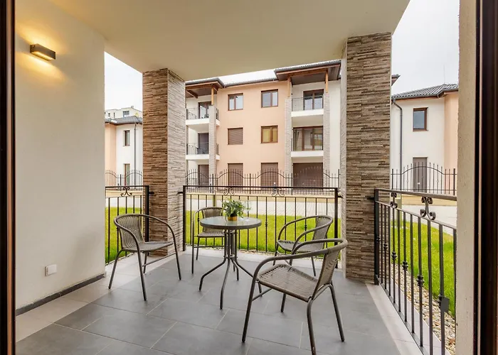 Apartment Honved77-79 By Bltn