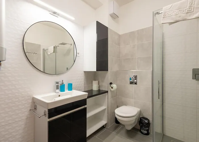 Honved77-79 By Bltn Apartment