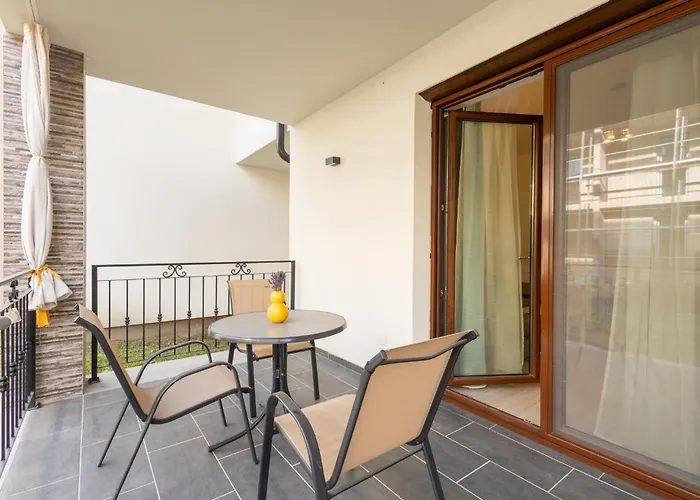 Apartment Honved77-79 By Bltn